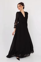 فستان لف مزين بدانتيل