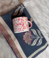 هدية شتوية فاخرة شال نسائي أزرق بنقشة ورد مع كوب و...