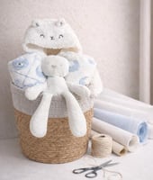 سلة هدية مواليد فاخرة | بطانية ودبدوب من جونيور |...