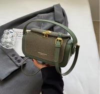 حقيبة كروس نسائية مربعة صغيرة