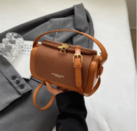 حقيبة كروس نسائية مربعة صغيرة