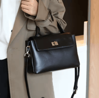 حقيبة يد من الجلد للنساء