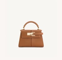 حقيبة ملكيه للنساء