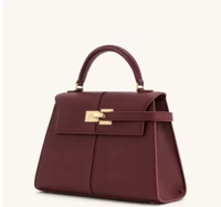 حقيبة ملكيه للنساء