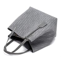 شنط نسائية CHCH