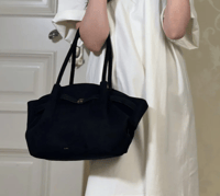 حقيبة يد نسائية