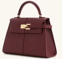 حقيبة ملكيه للنساء