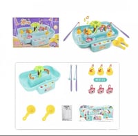 لعبة صيد سمك مع حوض يعمل بالبطارية