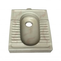 كرسي عربي خزف وسط الوادي وسط بيج رخامي