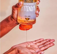 غسول جل رغوي بالفانيليا من تري هت - 532مل