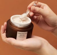 كريم الوجه بعشبة السينتيلا للترطيب والشيخوخة بالبر...