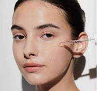 مجموعة سنتيلا و الثيا لتهدئة وتفتيح البشرة