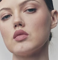 فنتي بيوتي احمر شفاه ايقون فيلفيت السائل 03 suiteh...