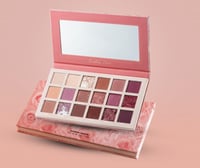 مجموعة ظلال العيون إيندليس لوف من كارا بيوتي 18 لو...