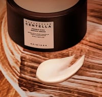 كريم الوجه بعشبة السينتيلا للترطيب والشيخوخة بالبر...