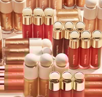 رير بيوتي بوزيتيف لايت هايلايتر ناعم سائل FLAUNT