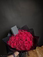 باقة ورد 40 وردة وسلسلة نسائية رقم المنتج AAQ04300