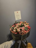 باقة ورد بتغليف فاخر رقم المنتج AAQ04304