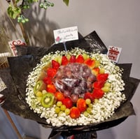 باقة ورد مع فراولة