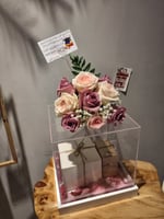 بوكس اكريلك ورد طبيعي من غير الهدايا