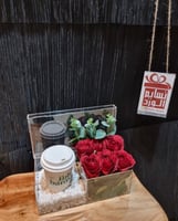 بكج مشروب وبوكس اكريلك بالورد شامل التوصيل داخل مك...