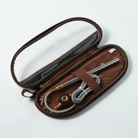 شاخوف مع هوز بجراب كبير خشبي