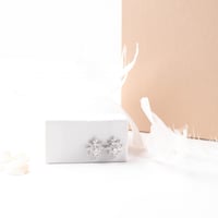 حلق وردة الربيع