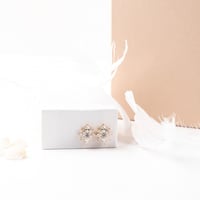 حلق وردة الربيع