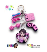 مدالية كوتش رياضة باللون الوردي