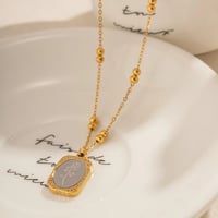 قلادة المرآة السحرية