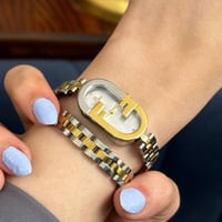 ساعة نسائي مدمج