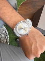 ساعة رجالي شفاف