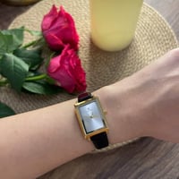 ساعة نسائية جلد