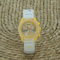 ساعة أطفال لون الاصفر