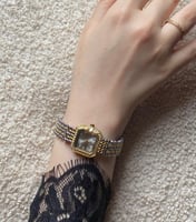 ساعة نسائية كيرستل انيقة بميناء فضي