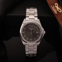 ساعة فضي ميناء اسود