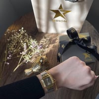 ساعة نسائية مع سوار