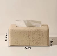 علبة مناديل حجرية