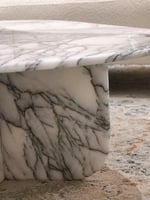 طاولة قهوة - رخام ليلكي