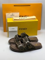 حذاء FENDI بني