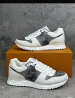 حذاء LV ابيض مطفي