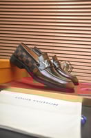 حذاء LV بني لماع( رسمي )