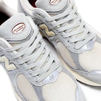 New Balance 2002r LN