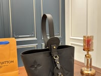 شنطه نسائيه Louis Vuitton