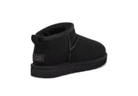 UGG شوز اسود