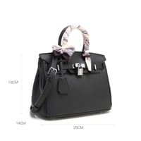 شنطة نسائية لون أسود من لادون