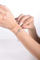 أسوارة نسائية لون فضي من لادون