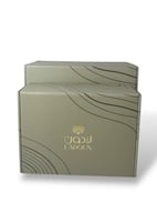 بوكس هدايا قلب مميز بتصميم أنيق وزهور حمراء