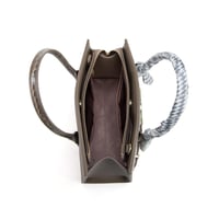 شنطة نسائية لون رمادي من لادون