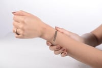 أسوارة نسائية لون فضي من لادون